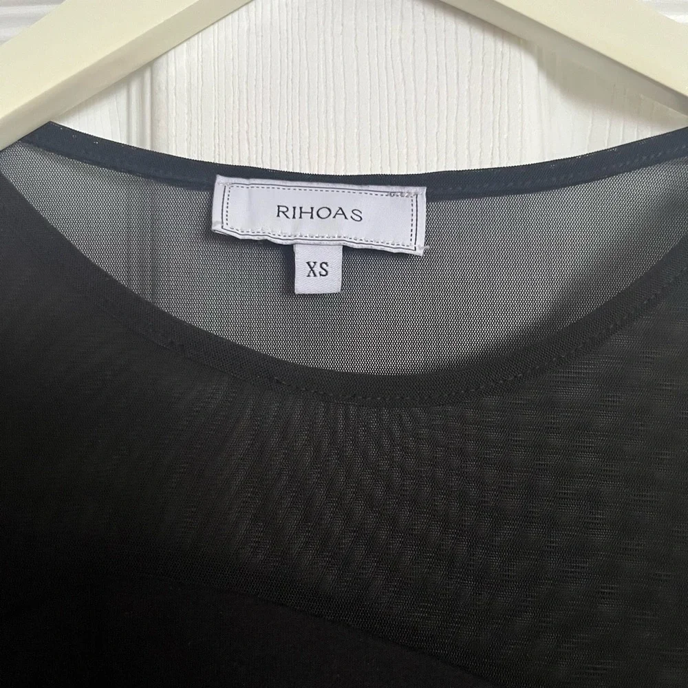 Elegant Black Sheer Top - Picture 2 of 5